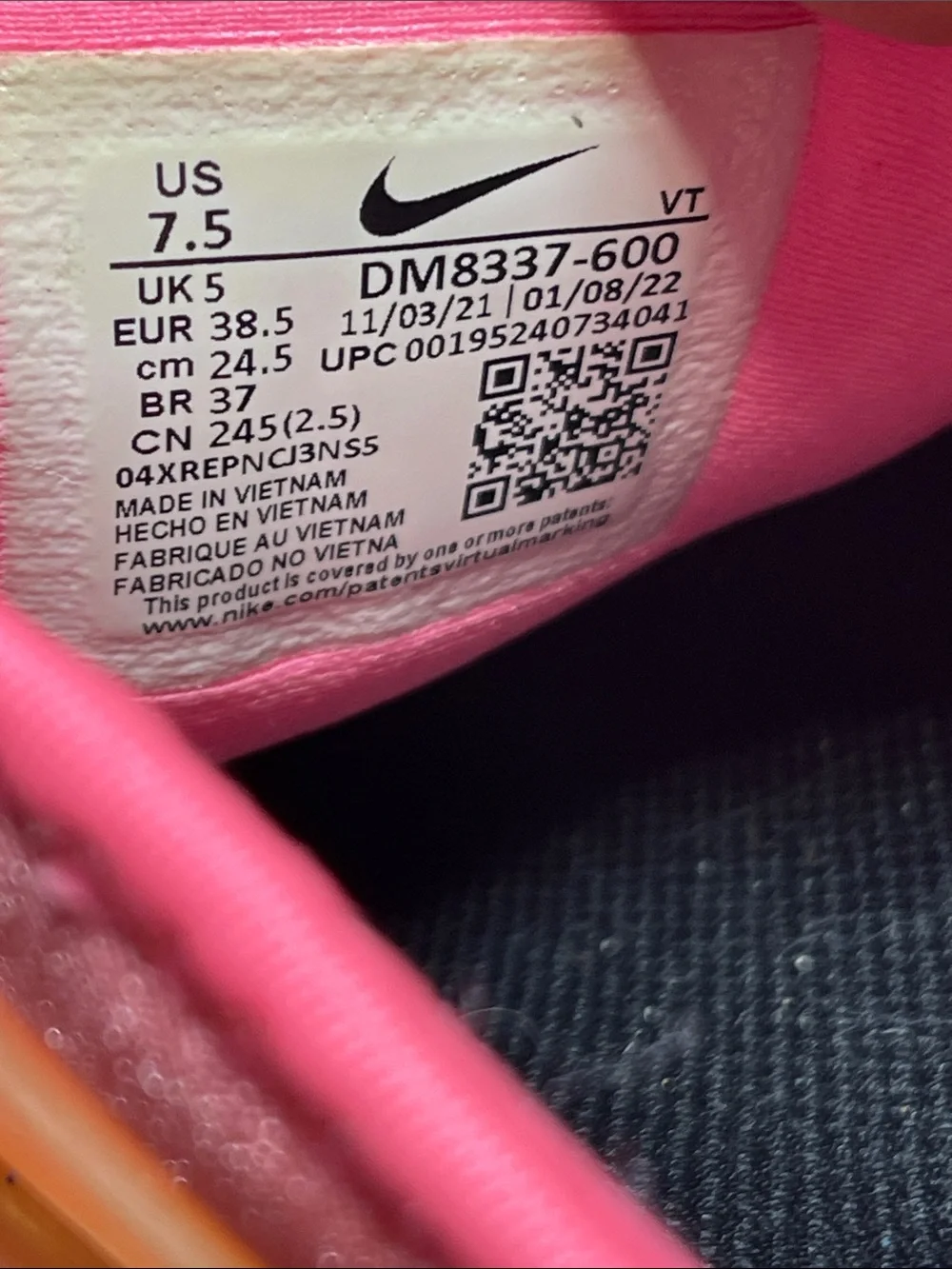 Nike Air Bapor Max Plus Women's Pink Sneakers with Orange Accents Size 7.5